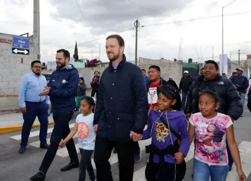 Luis Banck entregó a vecinos de San Sebastián de Aparicio dos vialidades pavimentadas