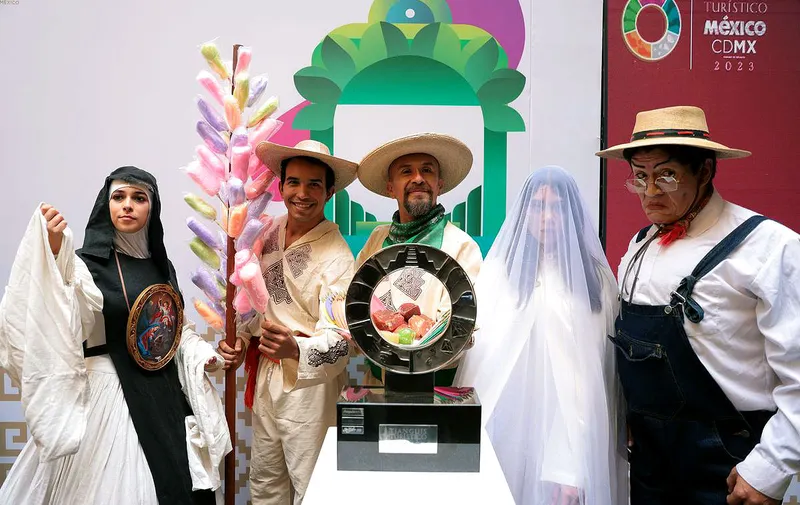 claudia-sheinbaum-tianguis-turistico-2023
