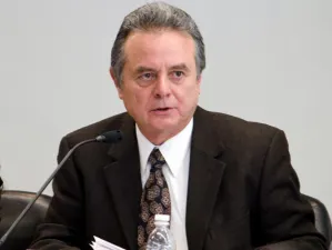 Ordeña de ductos cuesta 5 mil mdd a Pemex: Coldwell