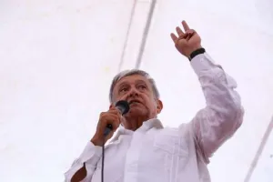 AMLO ofrece perdón a priistas que renuncien a su partido