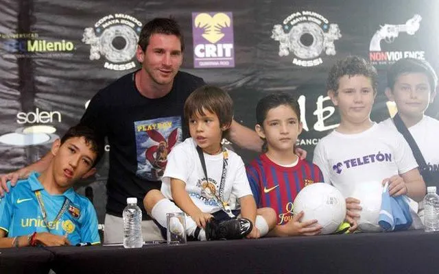Messi dona 100 mil dolares para adolescentes mexicanos
