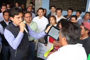 Espinosa escucha a inconformes con Parque de las 7 Culturas