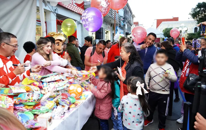 En Texmelucan, más de 3 mil niños y niñas recibieron juguetes de Dia de Reyes