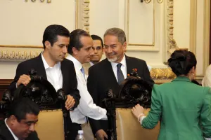 Ayuntamiento quitará telefonía celular a jefes de departamentos