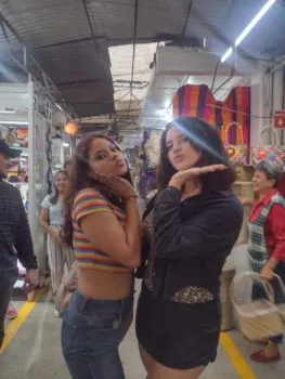 Lana del Rey en la CDMX: Paseo por la colonia Roma y encuentro con fans
