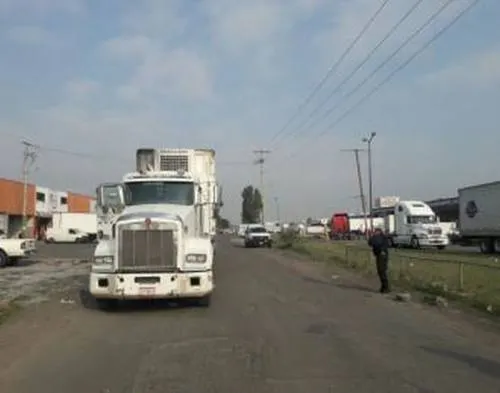 Policía Estatal frustró el robo de un tráiler en la Central de Abasto