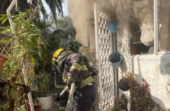 Muere hombre en incendio de departamento en Fuentes de San Bartolo
