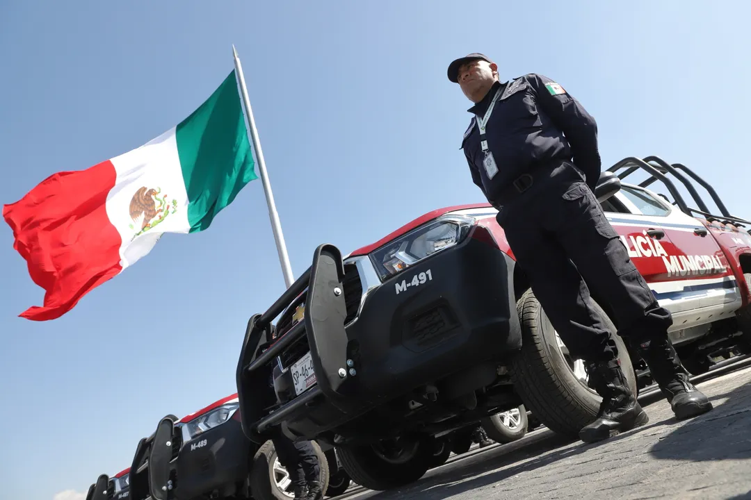 Policía