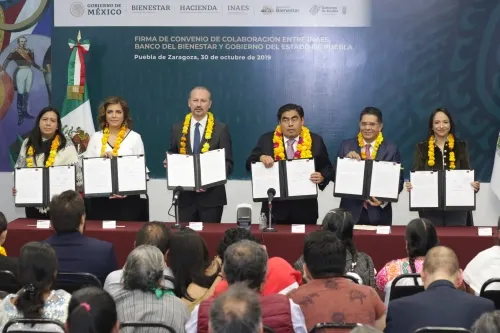 Firma Gobierno de Puebla convenio con INAES y Banco de Bienestar para apoyar a grupos vulnerables