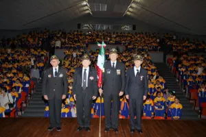 Integrantes del escuadrón 201 conviven con estudiantes
