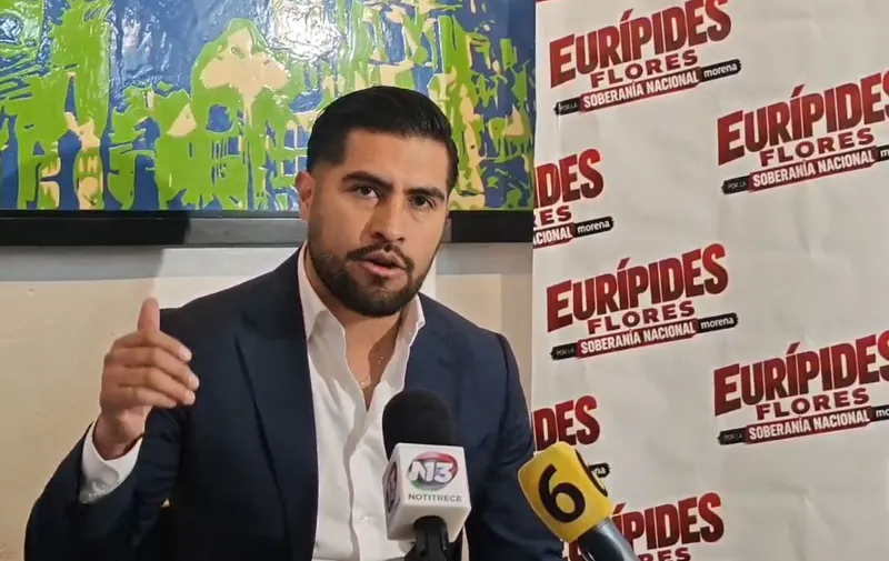 Eurípides Flores levanta la mano por Morena en el Distrito 6 de Puebla rumbo a 2027