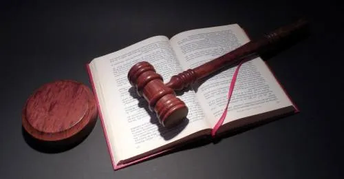 Ordenan investigar redes familiares de jueces y funcionarios del Poder Judicial