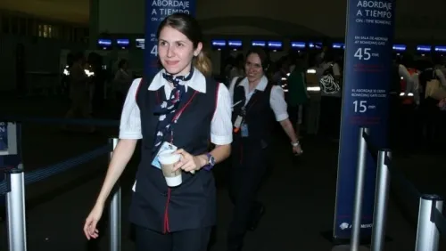 Propone Aeroméxico despedir a mil sobrecargos por crisis de Covid-19