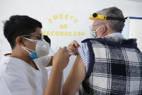Claudia Rivera reconoce trabajo de las enfermeras y enfermeros