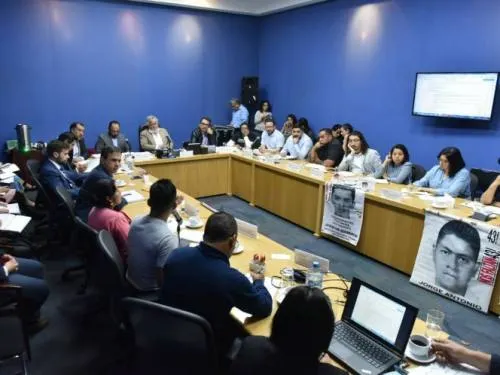 Crean grupo de búsqueda para dar con el paradero de los 43