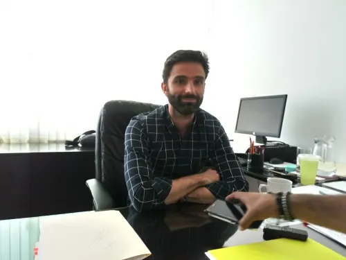 Descarta Abdala que entrega de tarjetas sea con fines electoreales; INE tiene conocimiento
