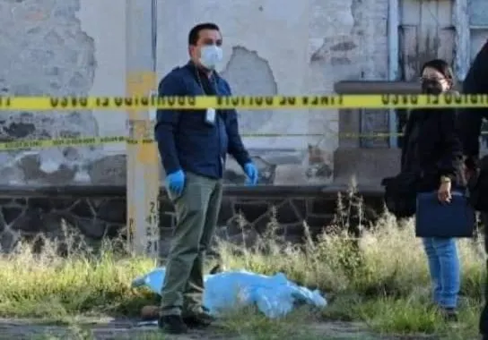 Muere hombre en situación de calle en el Parque de Las Letras