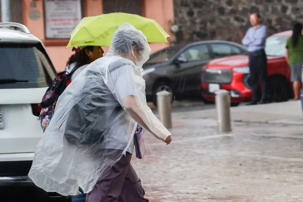 Lluvias intensas y calor extremo se extenderán por México; Puebla tendrá precipitaciones muy fuertes