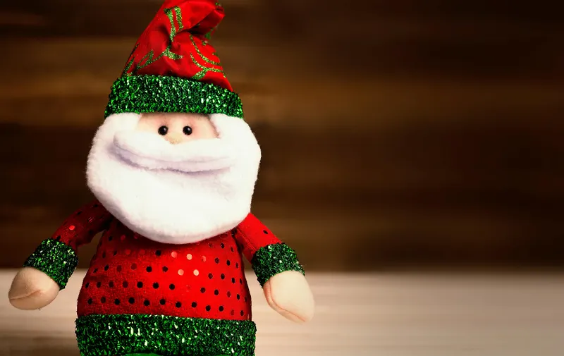 Santa Claus, duendes, carbón y otros relatos navideños determinan la conducta de infancias
