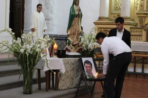 Roban a familia de Marco Adame durante el sepelio de su hermano