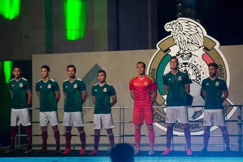Presentan la ‘armadura’ del Tricolor en Rusia 2018
