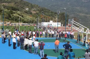 Sedatu Puebla inaugura cancha deportiva en Pahuatlán