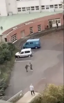 Ataque en escuela de Francia: Profesor muerto y dos heridos graves
