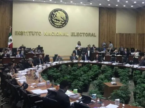 Multa INE a independientes con 2.2 mdp