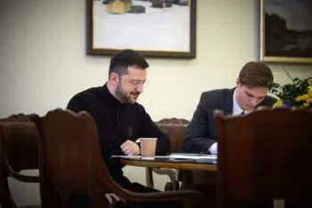 Ucrania y EE.UU. deben seguir trabajando juntos y lograr un fin real de la guerra, apunta Zelenski