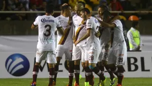 Hasta Tepic y ?El Bofo? humillan a las Chiva en duelo de Copa