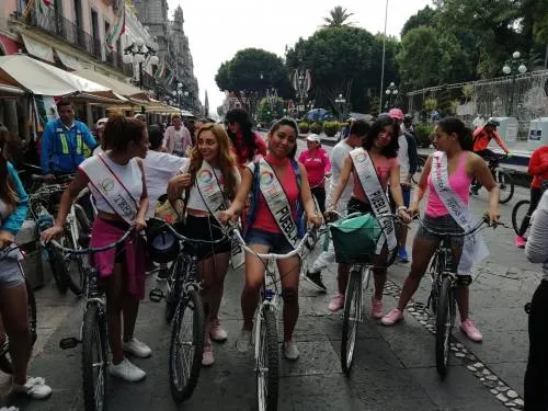 Con rodada en el CH de Puebla, jóvenes mujeres piden alto al acoso callejero