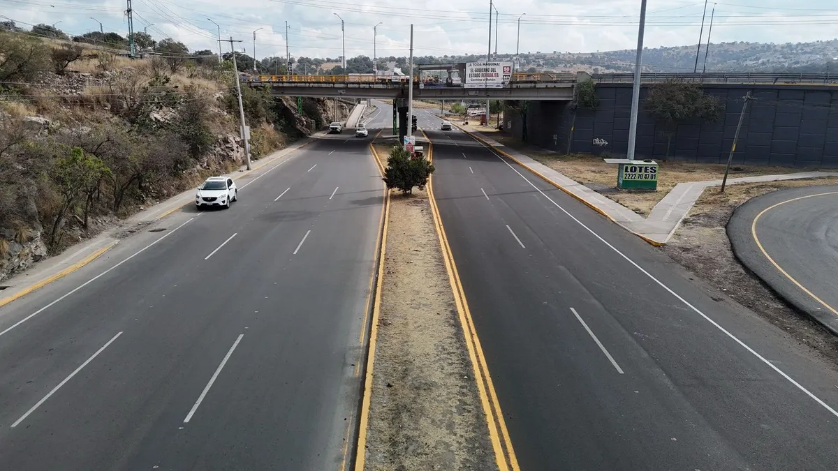 Secretaría de Infraestructura rehabilita 33 vialidades principales en la capital poblana