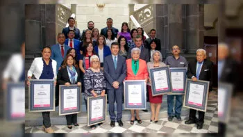 Siete maestros reciben el Premio al Mérito Docente por parte del Ayuntamiento de Puebla