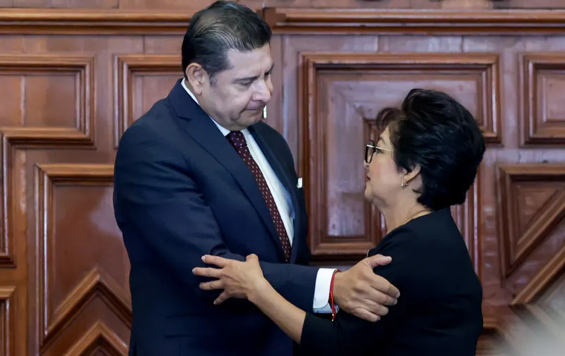 Lilia Cedillo reafirma que seguirá al frente de la BUAP hasta 2029