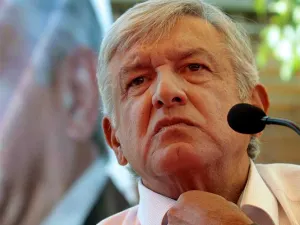 AMLO abre la puerta a alianza con PRD