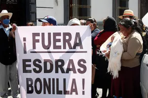 Pobladores de Tepatlaxco ahora acusan a diputado de darles la espalda ?