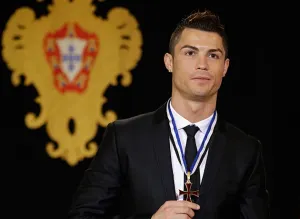 Condecoran a CR7 con Orden del Infante Don Enrique, en Portugal