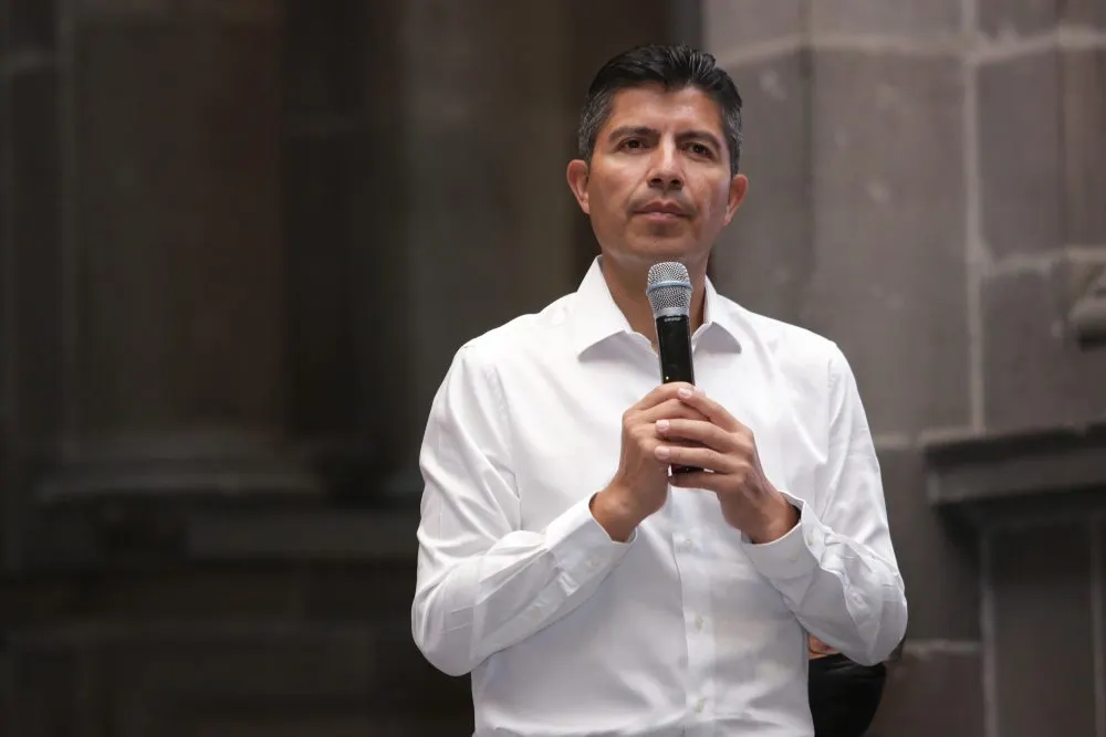 Eduardo Rivera responde a críticas de Armenta