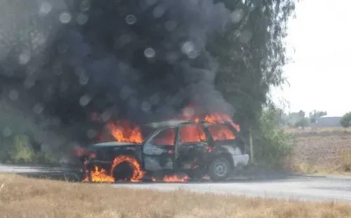 Bloquean e incendian vehículos en carreteras de Guanajuato, tras operativos de seguridad