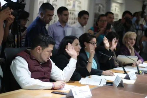 Aprueban paquete de iniciativas presentadas por el gobernador; dejan fuera matrimonio igualitario
