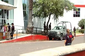 Mireles fue detenido por la portación de armas prohibidas