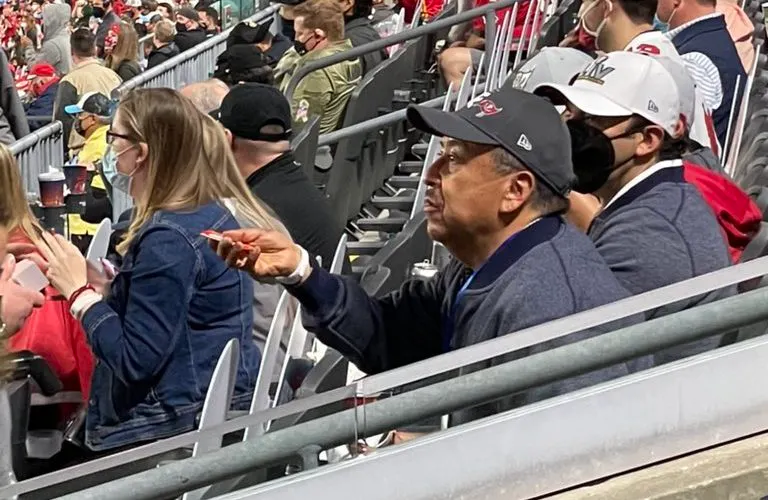 Cesan a funcionarios de Salud en Edomex por asistir al Super Bowl