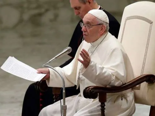 Las misas no se pagan, según el papa Francisco