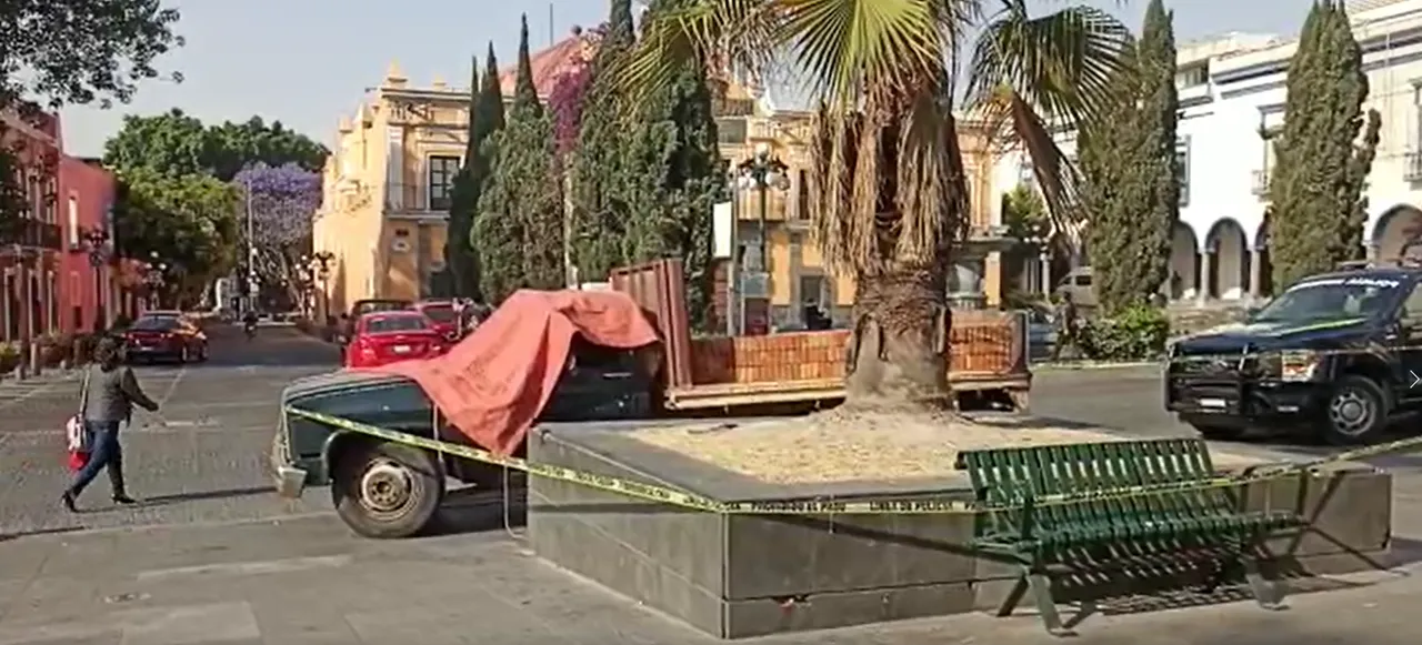 Hombre muere afuera del Teatro Principal