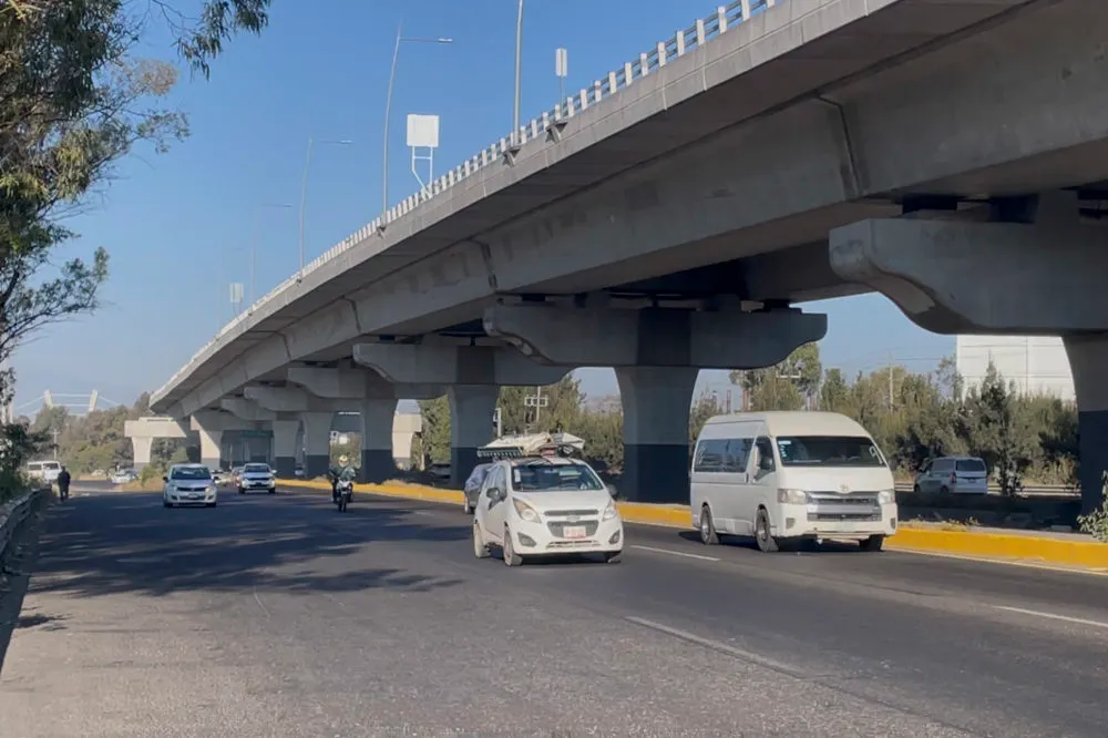 Capufe cerrará carriles laterales en la México–Puebla por montaje de estructura metálica