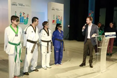Luis Banck y estudiantes de bachillerato conmemoraron el “Día Municipal de la Transparencia”
