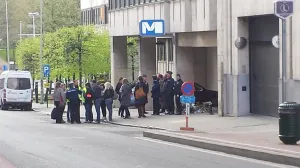 Víctimas de atentados en Bruselas visitan estación del metro siniestrada
