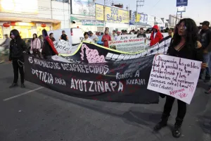 Pese a dictamen de la PGR, seguirán protestas por normalistas