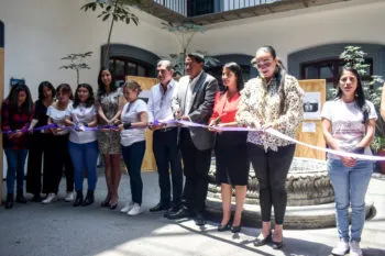 Ayuntamiento de Puebla inaugura exposición fotográfica “Voces de la Violencia Vicaria”