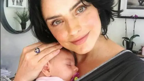Aislinn Derbez denuncia a L’ Oreal por discriminación ante Conapred